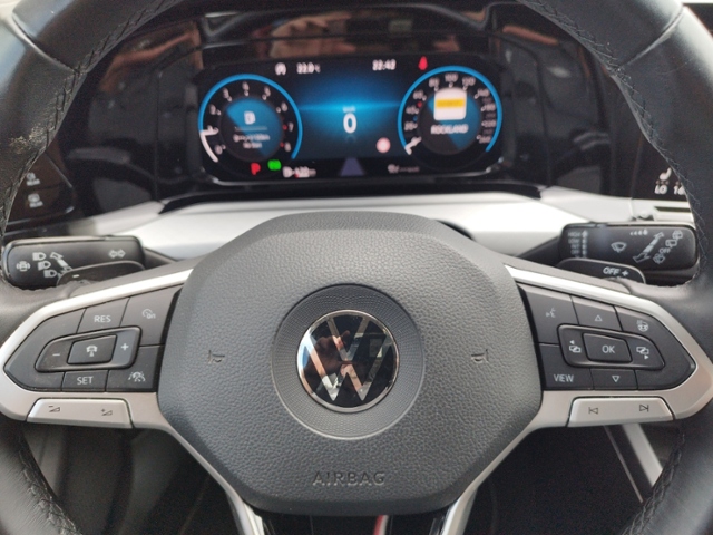 Golf VIII Life 1.0 eTSI DSG IQ.DRIVE/NAV/SHZ KLI