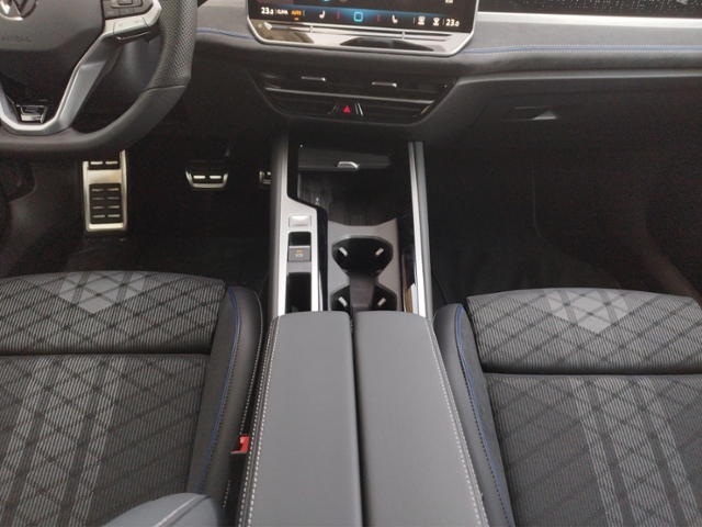 Passat Variant R-line 2.0TDI 4Mo AHK/Standh/Blac