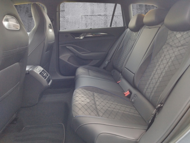 Passat Variant R-line 2.0TDI 4Mo AHK/Standh/Blac