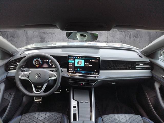 Passat Variant R-line 2.0TDI 4Mo AHK/Standh/Blac