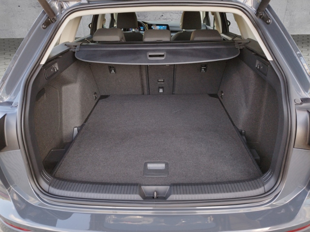 Golf VIII Variant Style 1.5 eTSI DSG STH/NAV/SHZ