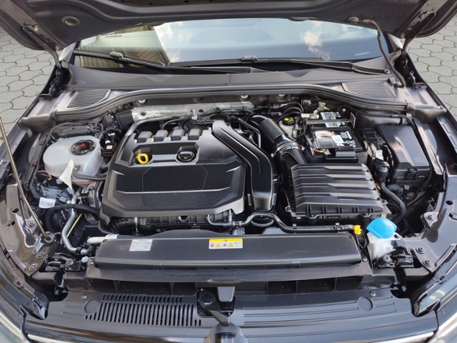 Golf VIII Variant Style 1.5 eTSI DSG STH/NAV/SHZ