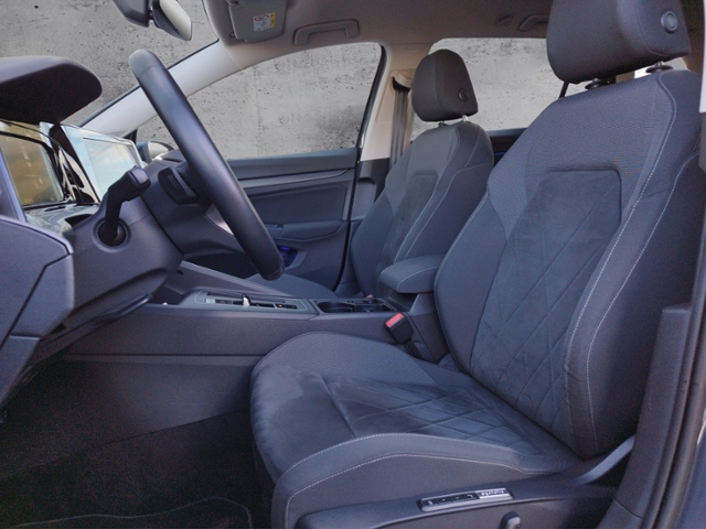 Golf VIII Variant Style 1.5 eTSI DSG STH/NAV/SHZ
