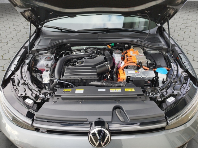 Passat Variant R-Line 1.5 TSI eHybrid DSG Black 