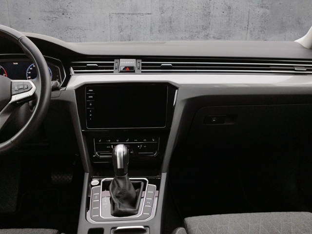 Passat Variant Business 2.0TDI DSG/Navi/Massage/