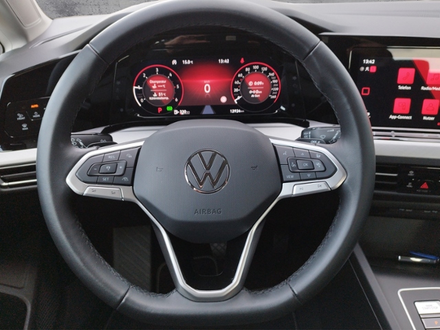 Golf VIII Variant Life 2.0 TDI DSG BusinessPrem.