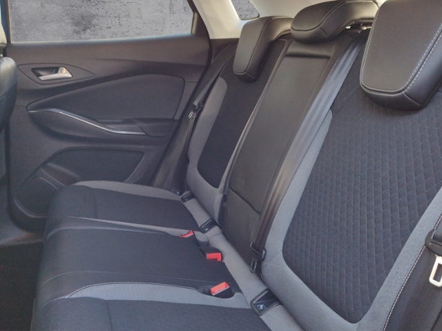 Grandland Innovation 1.2 Turbo 6-Gang NAVI KLIMA