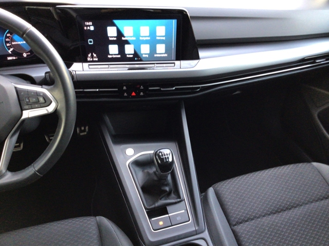 Golf VIII Active 1.5 TSI STH/NAV/ACC KLIMA LED N