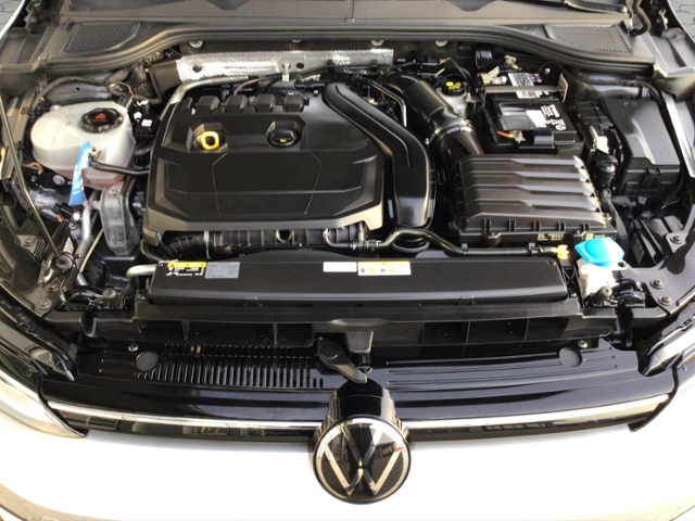 Golf VIII Active 1.5 TSI STH/NAV/ACC KLIMA LED N