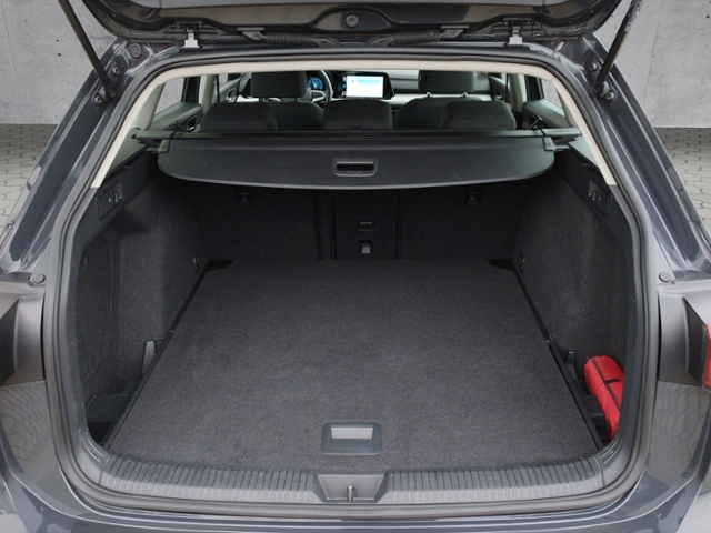 Golf VIII Variant Life 1.5 TSI NAV/ACC/3-Zonen K