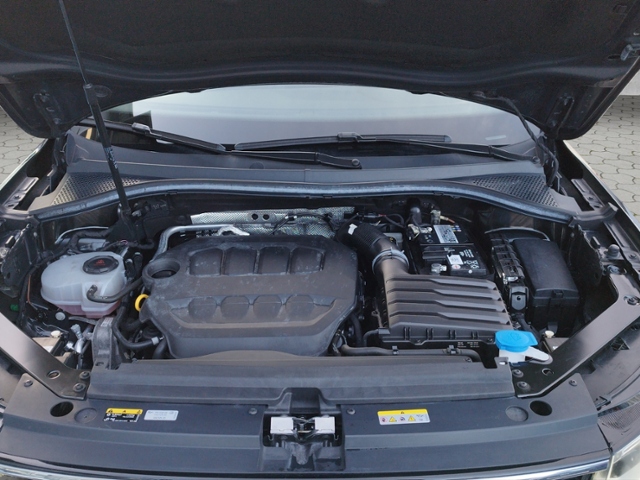Tiguan R-Line 2.0 TSI 4Motion DSG KLIMA LED NAVI