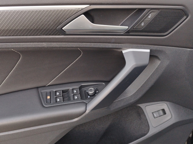 Tiguan R-Line 2.0 TSI 4Motion DSG KLIMA LED NAVI