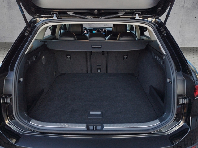 Passat Variant Business 1.5eTSI DSG/AHK/Navi/SHZ