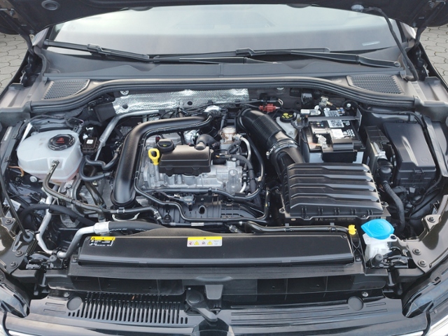 Golf VIII United 1.0 eTSI DSG LED+/ACC KLIMA NAV