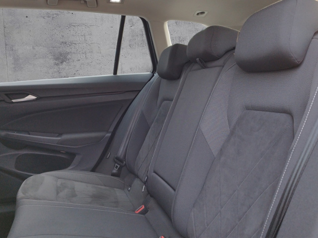 Golf VIII Variant Style 1.5 eTSI DSG PANO/HUD KL