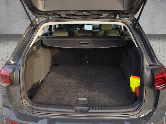 Golf VIII Variant Style 1.5 eTSI DSG PANO/HUD KL