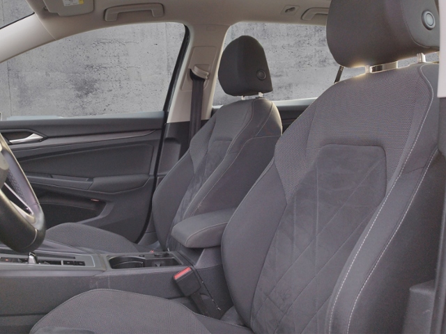 Golf VIII Variant Style 1.5 eTSI DSG PANO/HUD KL