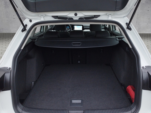 Golf VIII Variant Life 1.5 eTSI DSG BusinessPrem