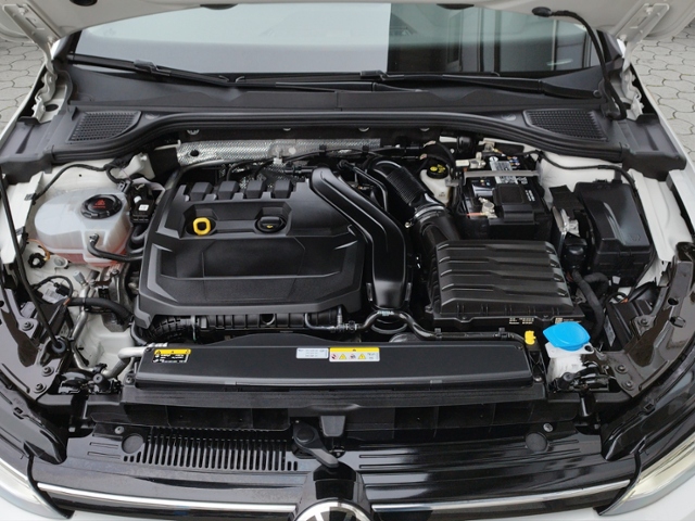 Golf VIII Variant Life 1.5 eTSI DSG BusinessPrem