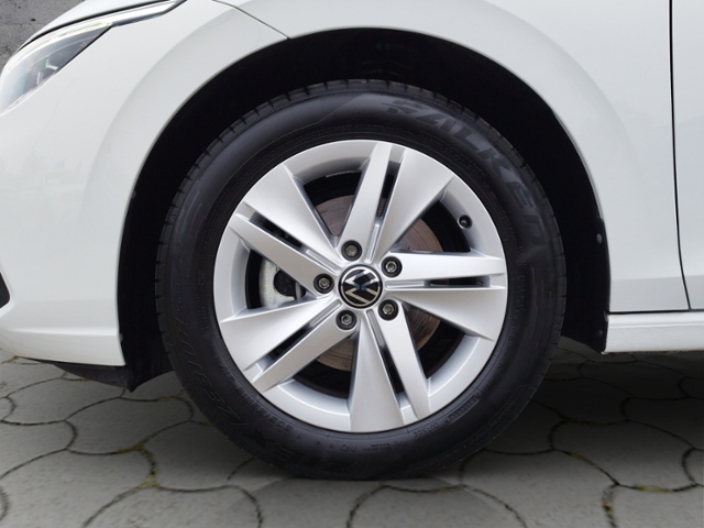 Golf VIII Variant Life 1.5 eTSI DSG BusinessPrem