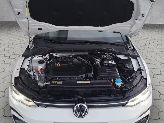 Golf VIII Variant R-Line 1.5 TSI STH/NAV/H&K/PAN