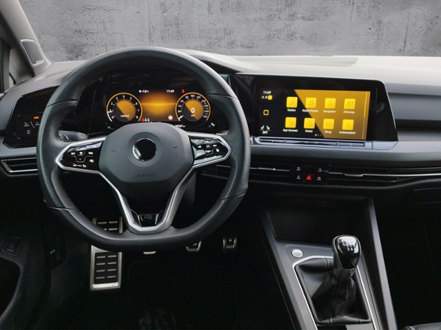 Golf VIII Variant R-Line 1.5 TSI STH/NAV/H&K/PAN