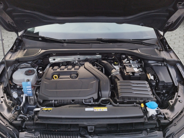 Golf VIII Life 1.5 TSI LED+/NAV/LightAssist KLIM