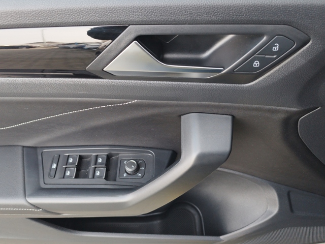 T-Roc 1.0 TSI R-LINE/5JG/LED+/RFK/ERGOACTIVE