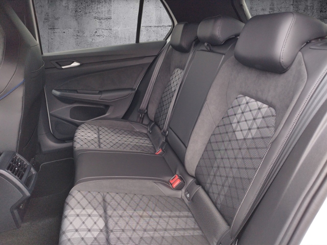 Golf VIII 2.0 TDI DSG R-LINE BLACK/LED+