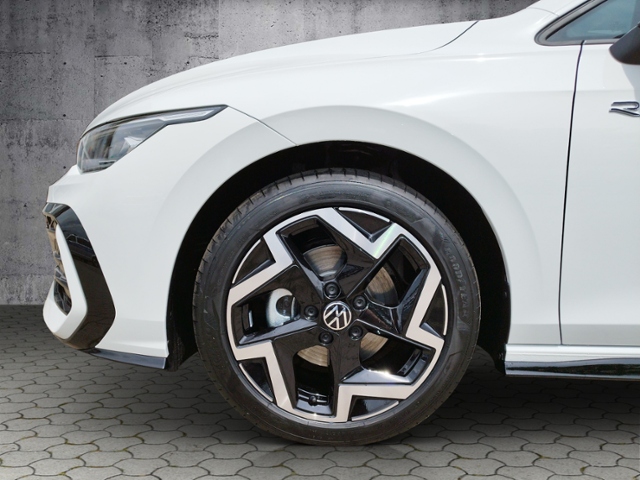 Golf VIII 2.0 TDI DSG R-LINE BLACK/LED+