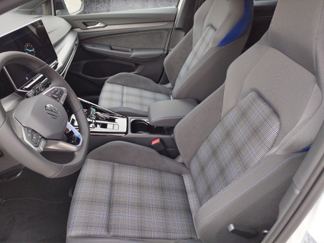 Golf VIII GTE 1.5TSI eHybrid BlackStyle/HUD/Trav