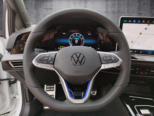 Golf VIII GTE 1.5TSI eHybrid BlackStyle/HUD/Trav