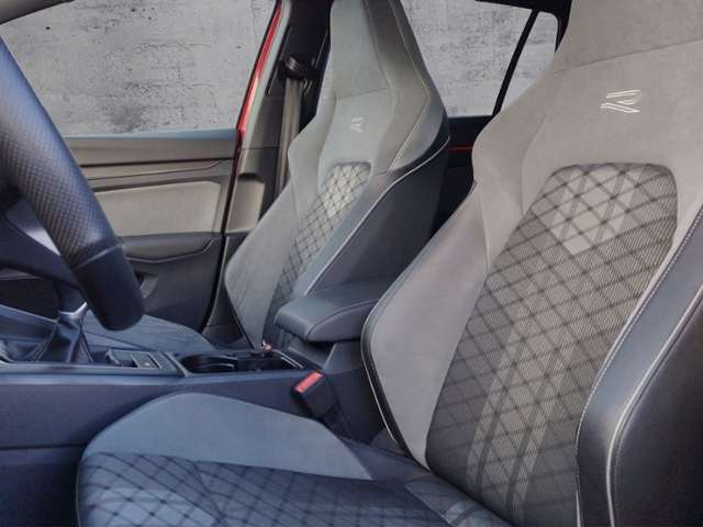 Golf VIII Variant R-Line 1.5 TSI LED+/BusinessPr