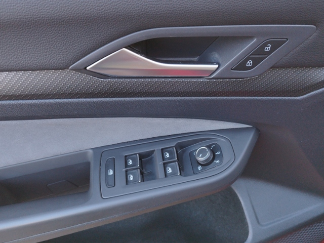 Golf VIII Variant R-Line 1.5 TSI LED+/BusinessPr