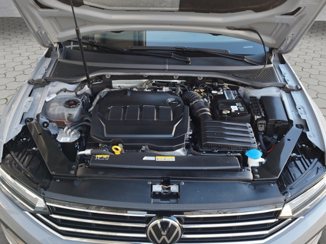 Passat Variant 2.0 TDI 4M DSG AHK/TRAVEL/RFK/NAV
