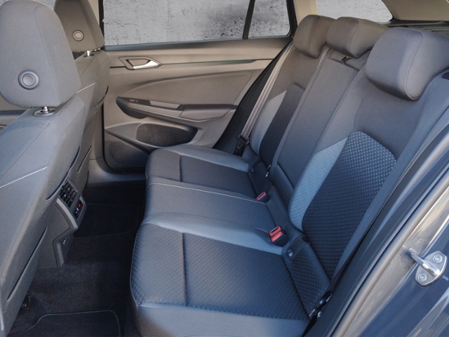 Golf VIII Variant Active 1.5 TSI AHK/LED/NAV