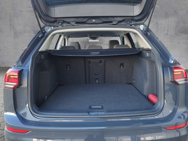 Golf VIII Variant Active 1.5 TSI AHK/LED/NAV