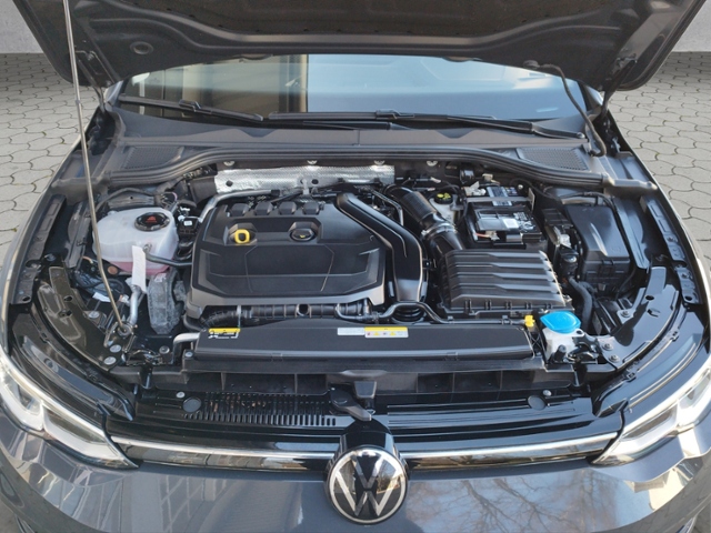Golf VIII Variant Active 1.5 TSI AHK/LED/NAV
