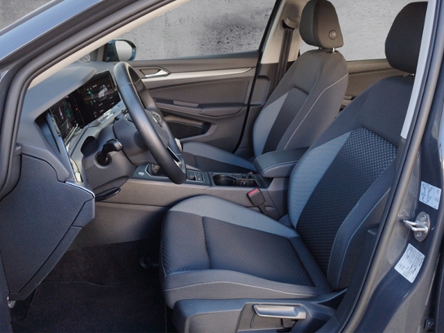 Golf VIII Variant Active 1.5 TSI AHK/LED/NAV