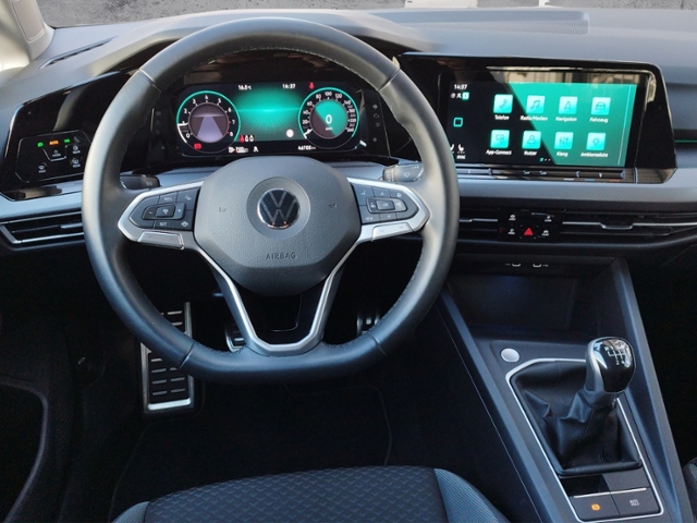 Golf VIII Variant Active 1.5 TSI AHK/LED/NAV