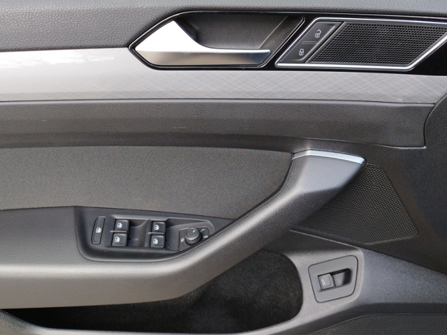 Passat Variant 2.0 TDI DSG NAV/LED/TRAVEL/RFK