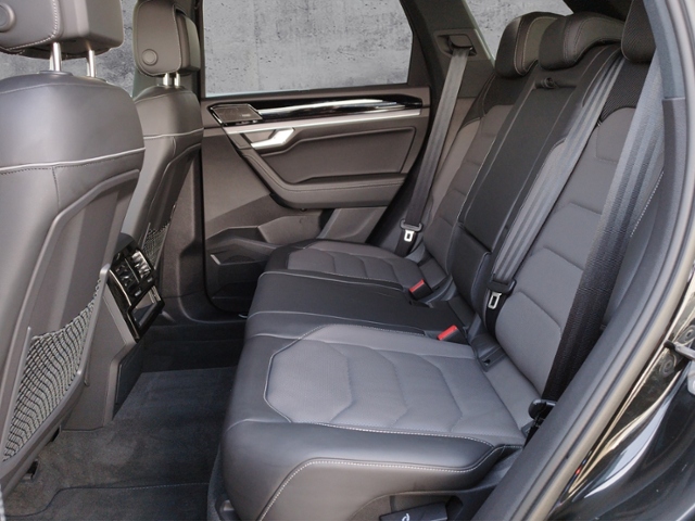 Touareg 3.0TDI 4M R-LINE AHK/STH/MATRIX/KEYLESS