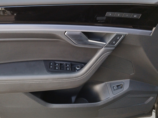 Touareg 3.0TDI 4M R-LINE AHK/STH/MATRIX/KEYLESS