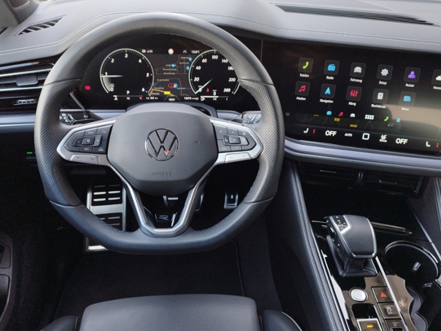 Touareg 3.0TDI 4M R-LINE AHK/STH/MATRIX/KEYLESS