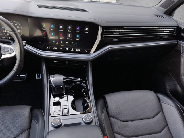 Touareg 3.0TDI 4M R-LINE AHK/STH/MATRIX/KEYLESS