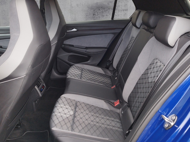 Golf VIII 1.5eTSI DSG R-LINE/LED/NAV/L+S/APP