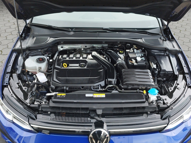 Golf VIII 1.5eTSI DSG R-LINE/LED/NAV/L+S/APP