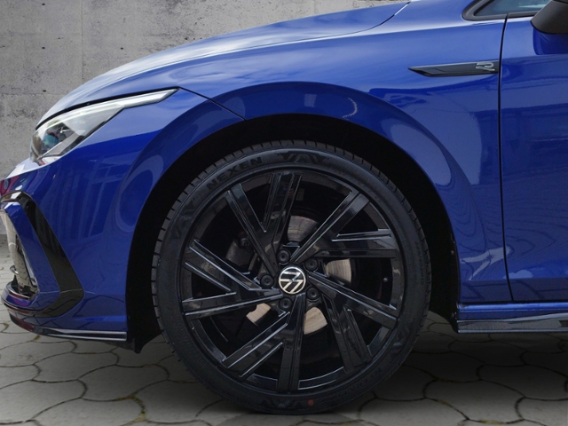 Golf VIII 1.5eTSI DSG R-LINE/LED/NAV/L+S/APP