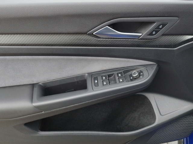 Golf VIII 1.5eTSI DSG R-LINE/LED/NAV/L+S/APP