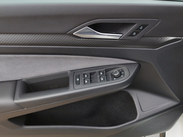 Golf VIII 1.5 eTSI R-LINE LED+/ACC/L+S/RFK